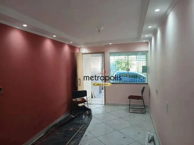 Imagem: A casa possui 3 Dormitórios, 2 Banheiros, 2 Vagas na
