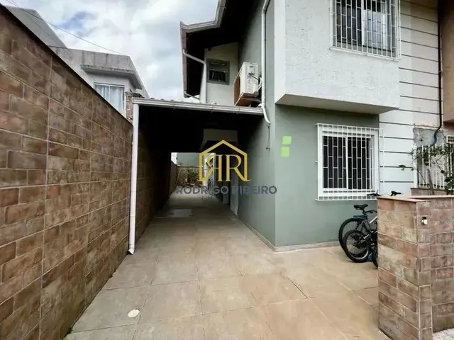 Imagem: Casa com 03 Dormitórios, Sendo 01 Suite