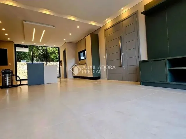Imagem 1: Casa Triplex a Venda - Mobiliada, Bairro Cachoeira do Bom Jesus