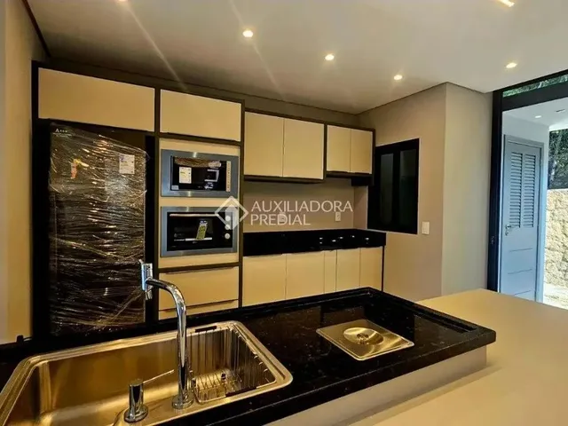 Imagem 11: Casa Triplex a Venda - Mobiliada, Bairro Cachoeira do Bom Jesus