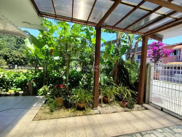Imagem: Casa Ampla com 5 Dormitórios em Vargem