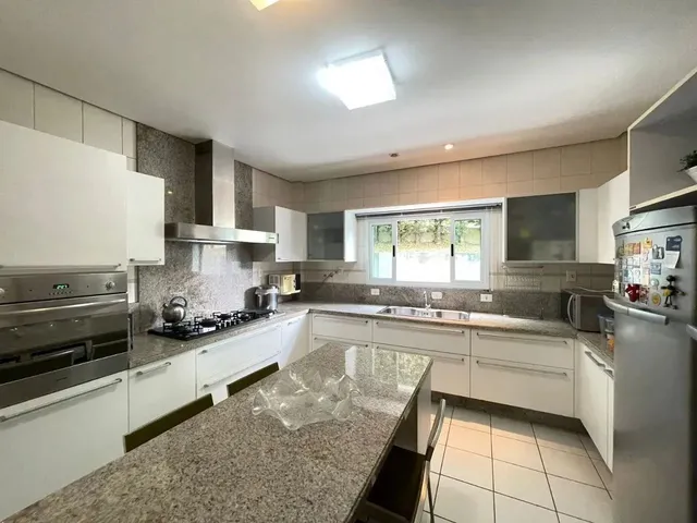 Imagem 10: Casa com 04 Dorm. Sendo 04 Suítes no Cacupé