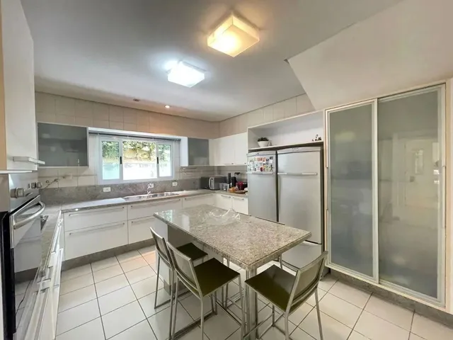 Imagem 3: Casa com 04 Dorm. Sendo 04 Suítes no Cacupé