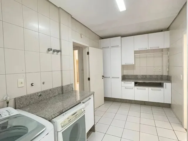 Imagem 2: Casa com 04 Dorm. Sendo 04 Suítes no Cacupé