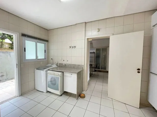Imagem 11: Casa com 04 Dorm. Sendo 04 Suítes no Cacupé