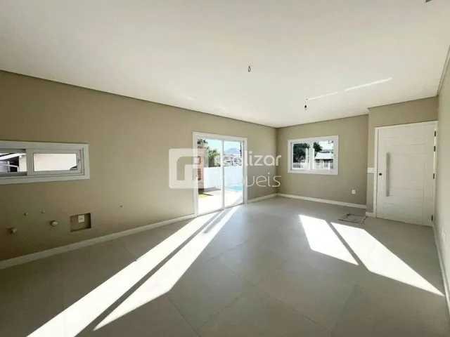 Imagem 13: Casa com 3 Dormitorios na Praia da Daniela - Florianopolis