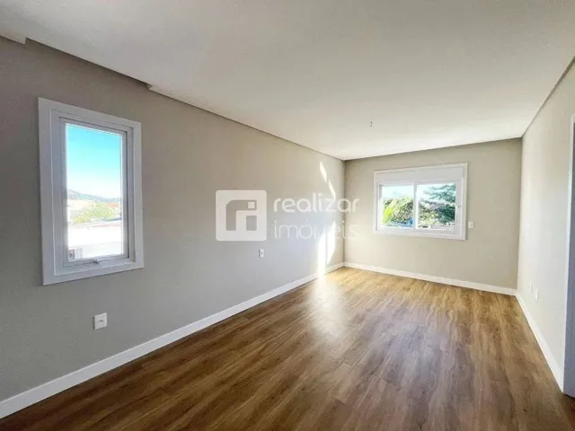 Imagem 7: Casa com 3 Dormitorios na Praia da Daniela - Florianopolis