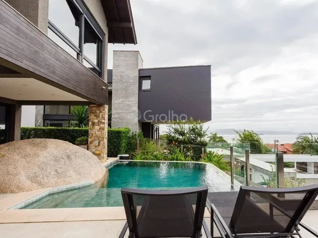 Imagem 1: Casa para Venda em Florianópolis, Cacupé, 4 Dormitórios, 4 Suítes, 6 Banheiros, 2
