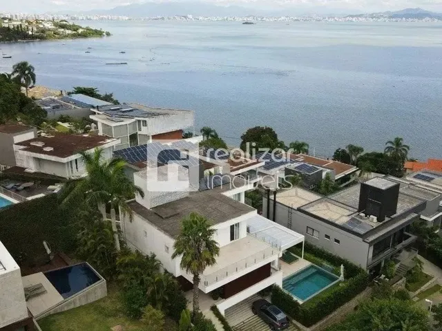 Imagem: Casa com 4 Dormitórios e Vista para o Mar