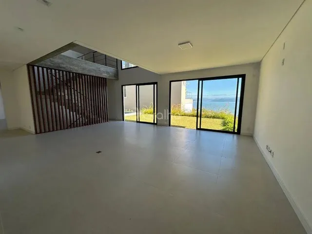 Imagem 8: Casa para Venda em Florianópolis, Cacupé, 3 Dormitórios, 3 Suítes, 5 Banheiros, 4