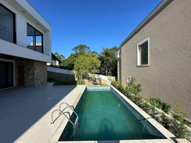 Imagem 13: Casa para Venda em Florianópolis, Cacupé, 3 Dormitórios, 3 Suítes, 5 Banheiros, 4