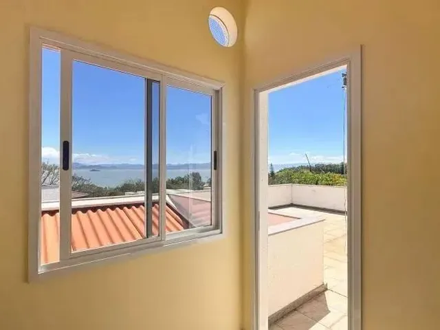 Imagem 4: Casa a Venda 2 Pavimentos, 6 Dormitórios- Documentação Completa -Cacupé
