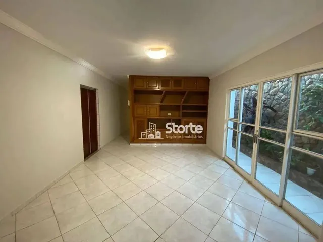 Imagem: Casa Estilo Sobrado com 4 Dormitórios À