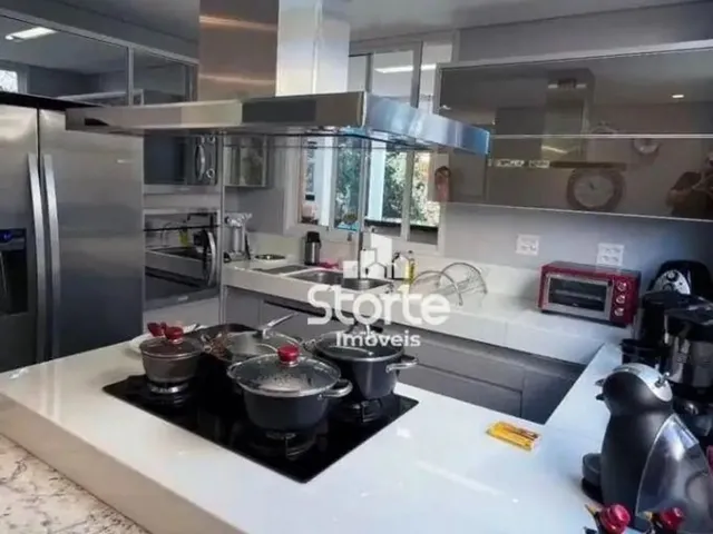 Imagem: Casa Fino Acabamento com 4 Suítes À Venda