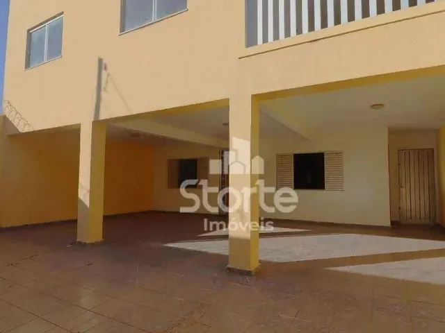 Imagem: Casa Estilo Sobrado com 5 Dormitórios À