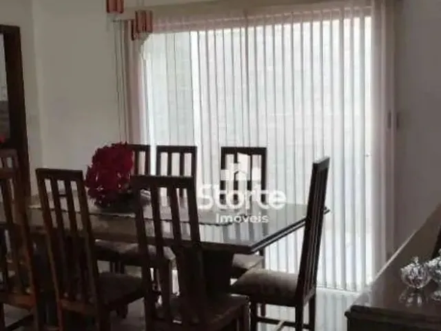 Imagem: Casa de Esquina Estilo Sobrado com 3/4 À
