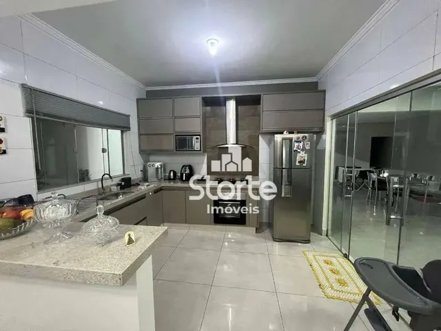 Imagem: Casa com 3 Dormitórios À Venda, 190 M²