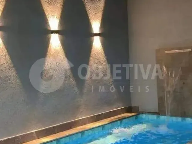 Imagem: Casa À Venda, 3 Quartos, 2 Suítes, 3 Vagas