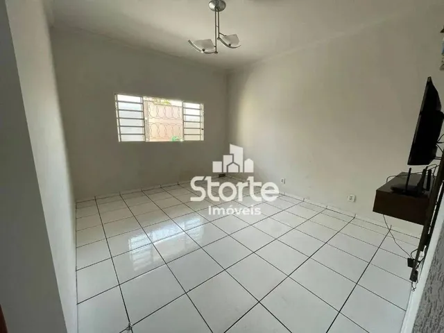 Imagem 2: Casa com 3 Dormitórios À Venda, 161 M² por R$ 600.000,00 - Granada - Uberlândia/Mg