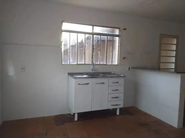 Imagem 2: Casa com 4 Dormitórios À Venda, 225 M² por R$ 230.000 - Conjunto Morada do Sol