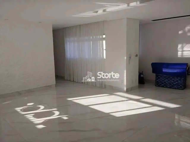 Imagem 1: Apartamento com 3 Dormitórios À Venda, 166 M² por R$ 675.000,00 - Centro