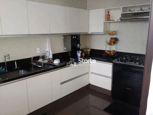Imagem 14: Apartamento com 3 Dormitórios À Venda, 166 M² por R$ 675.000,00 - Centro