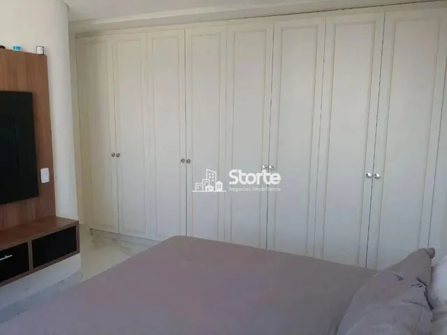 Imagem 2: Apartamento com 3 Dormitórios À Venda, 166 M² por R$ 675.000,00 - Centro