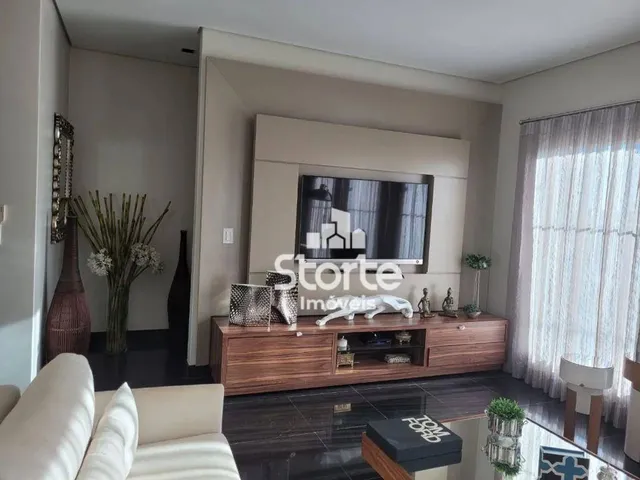 Imagem: Casa de Alto Padrão com 4 Suítes À Venda