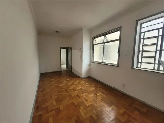 Imagem: Apartamento À Venda com 2 Quartos em Praça
