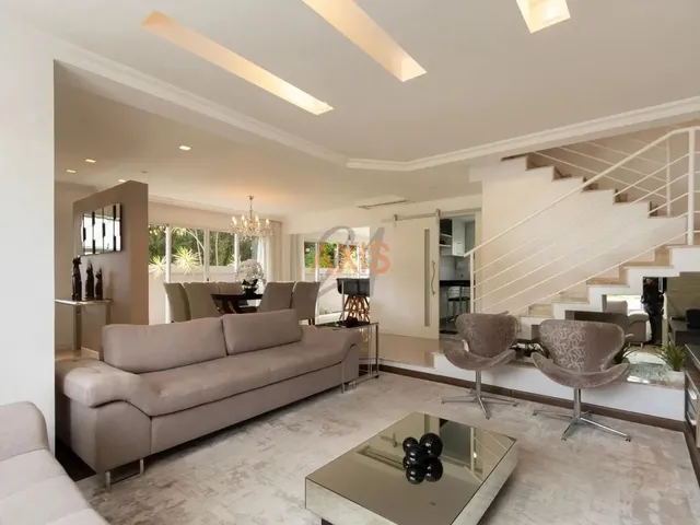Imagem 2: Casa em Condomínio com 4 Dormitórios À Venda com 200M² por R$ 2.690.000,00 no Bairro