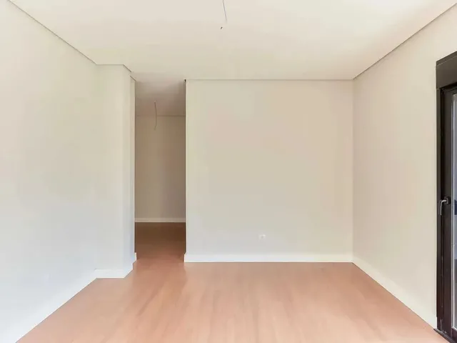 Imagem 9: Sobrado com 3 Dormitórios Sendo 1 Suíte e 2 Vagas de Garagem no Bairro Santo Inácio