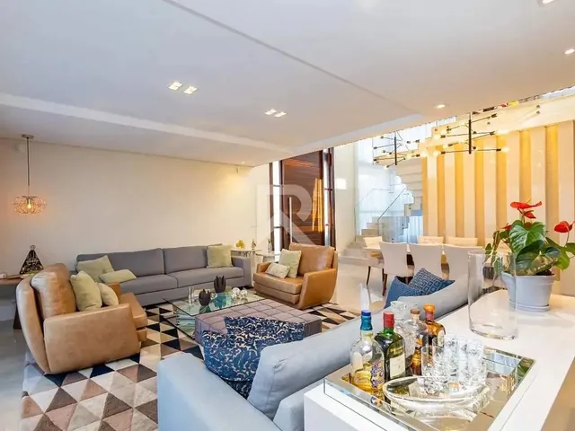 Imagem 3: Casa com Face Leste e Piscina com Spa, 3 Quartos 5 Vagas À Venda, 400 M² - Santa