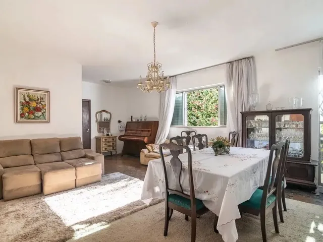 Imagem 14: Imóvel para Venda Possui 390 Metros Quadrados com 4 Quartos em Seminário - Curitiba - Pr
