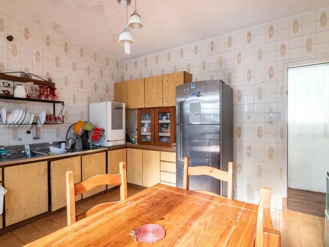 Imagem 13: Imóvel para Venda Possui 390 Metros Quadrados com 4 Quartos em Seminário - Curitiba - Pr