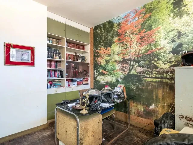 Imagem 4: Imóvel para Venda Possui 390 Metros Quadrados com 4 Quartos em Seminário - Curitiba - Pr