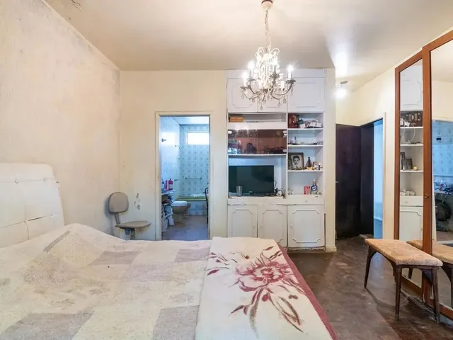 Imagem 5: Imóvel para Venda Possui 390 Metros Quadrados com 4 Quartos em Seminário - Curitiba - Pr