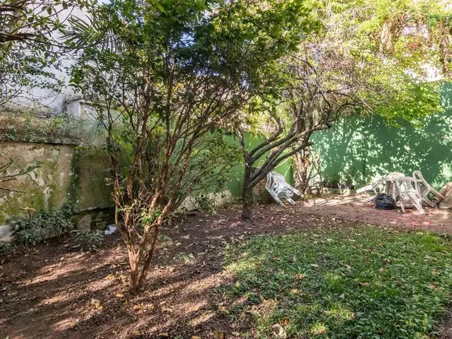 Imagem 11: Imóvel para Venda Possui 390 Metros Quadrados com 4 Quartos em Seminário - Curitiba - Pr