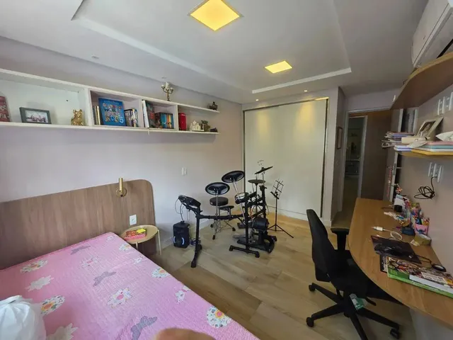 Imagem 5: Imóvel para Venda Possui 208 Metros Quadrados com 4 Quartos em Monteiro - Recife - Pe