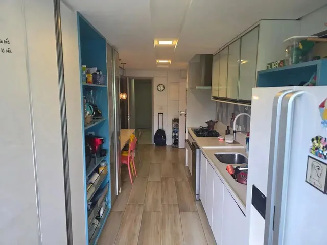 Imagem 2: Imóvel para Venda Possui 208 Metros Quadrados com 4 Quartos em Monteiro - Recife - Pe