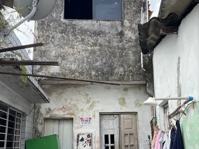 Imagem: A casa possui 2 Dormitórios, 2 Banheiros, 1 Vaga na