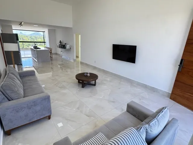 Imagem 13: Casa duplex de alto padrão com área gourmet e piscina em Perocão, Guarapari-ES: 3