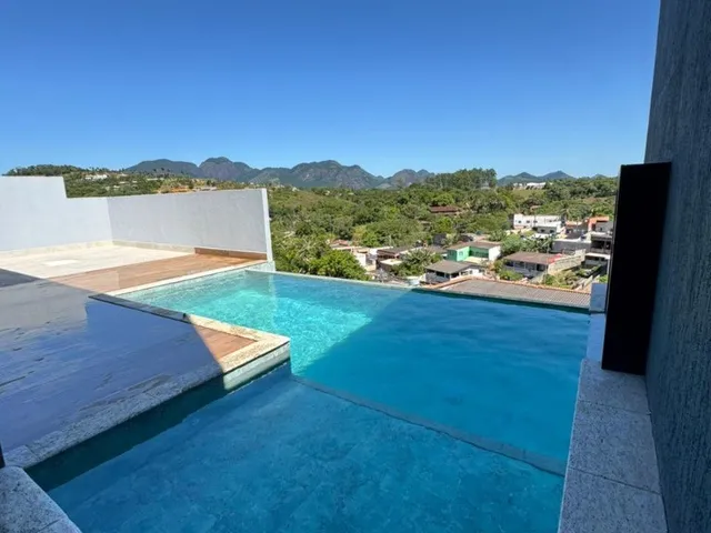 Imagem 8: Casa duplex de alto padrão com área gourmet e piscina em Perocão, Guarapari-ES: 3