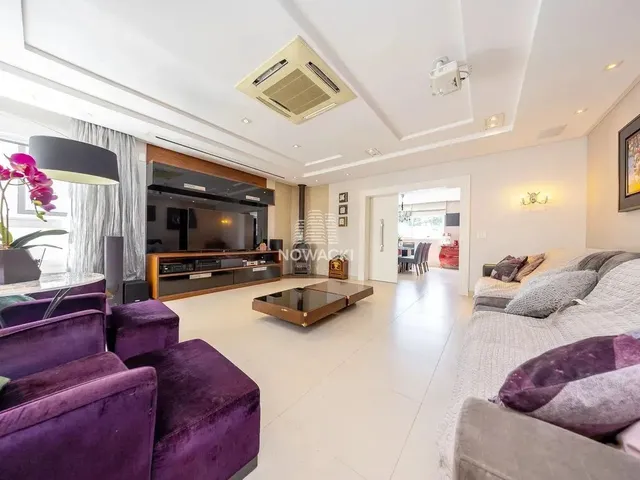 Imagem 9: Excelente Casa em Condomínio com 3 Suítes e 4 Vagas no Campo Comprido!