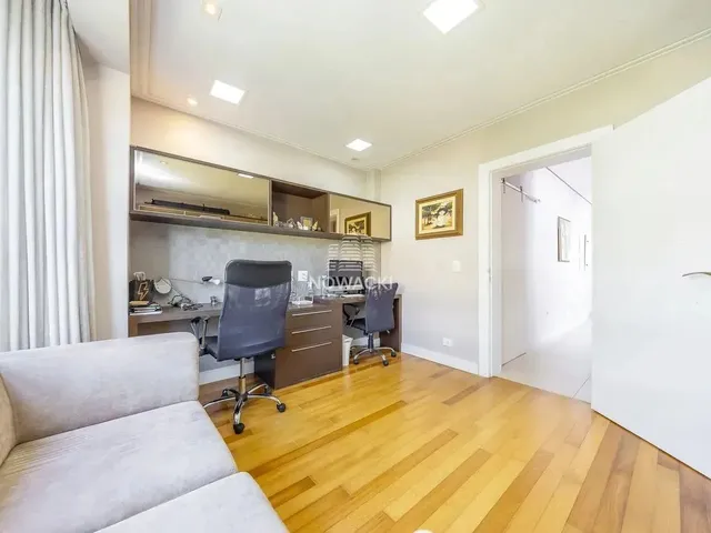 Imagem 15: Excelente Casa em Condomínio com 3 Suítes e 4 Vagas no Campo Comprido!