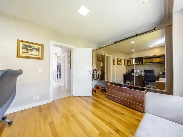 Imagem 4: Excelente Casa em Condomínio com 3 Suítes e 4 Vagas no Campo Comprido!
