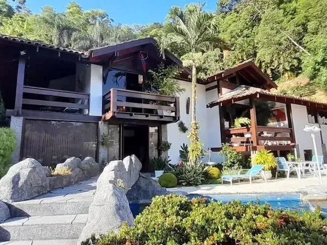 Imagem: Casa com 4 Quartos À Venda, 551 M² por