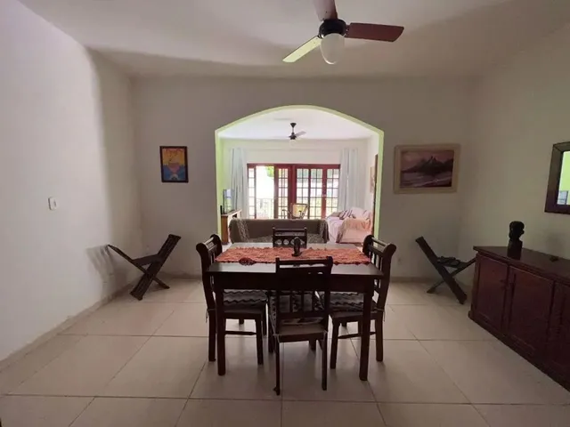 Imagem: Casa com 3 Quartos À Venda por R$ 745.000