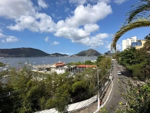 Imagem: Casa com 5 Quartos À Venda, 949 M² por