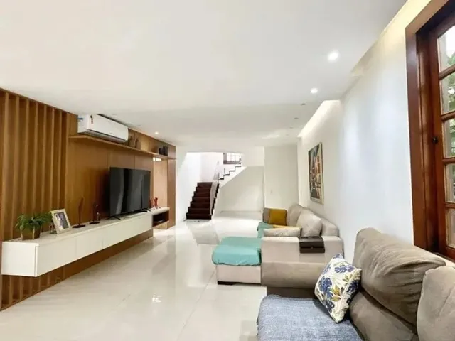Imagem: Casa com 4 Quartos À Venda por R$ 2.290.000
