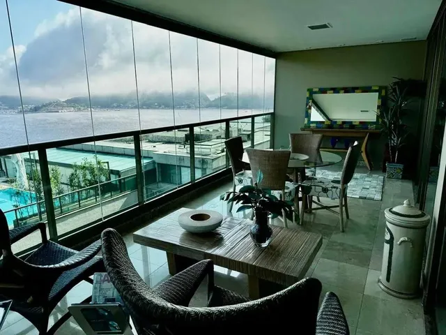 Imagem: O apartamento possui 5 Dormitórios, 3 Suítes, 5